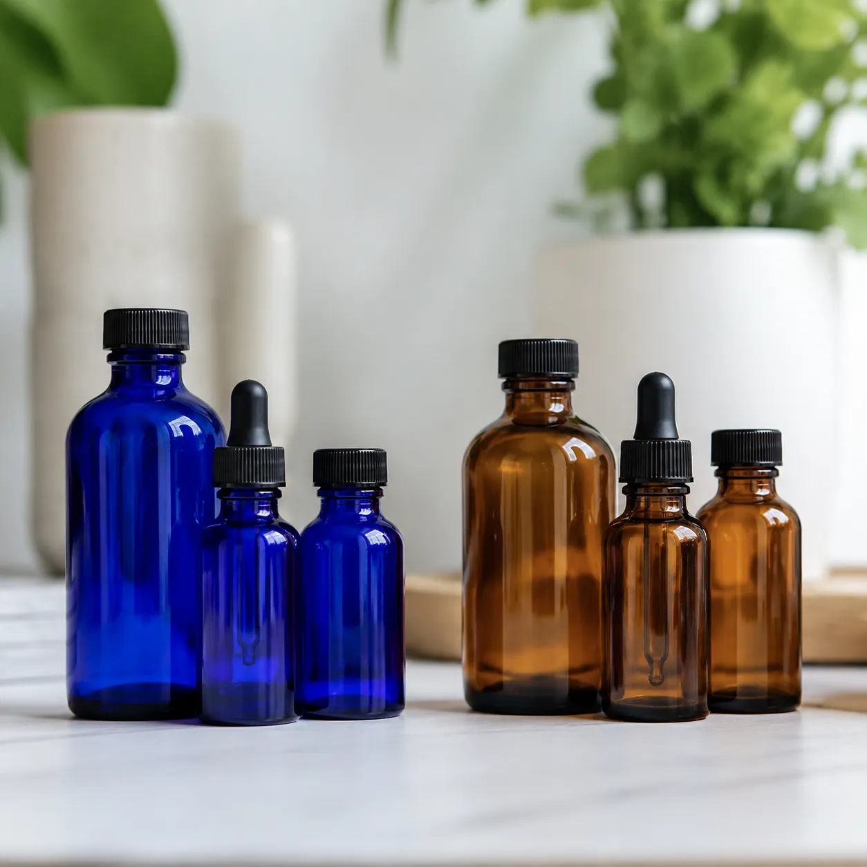 bouteilles en verre bleu cobalt avec verre ambré